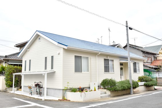 つなぎ目が一見わからないほど統一感のある外観に仕上がっている